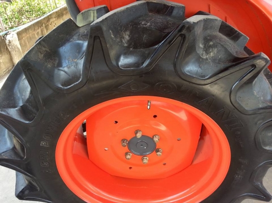 คูโบต้า L4708 4 WD ใบมีดตราช้าง 412 ชั่วโมง ปี 2556