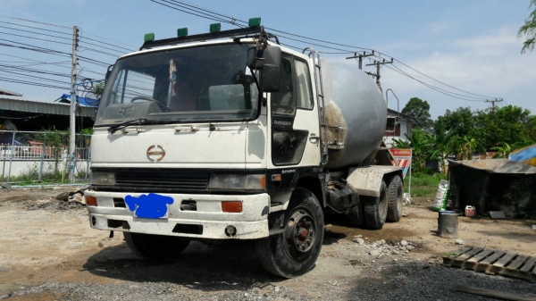 รถโม่ปูน 10 ล้อ HINO