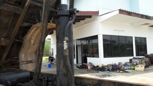 HINO 6 ล้อดัมพ์ รุ่น FF173KA 168 แรงม้า  ปีจดทะเบียน 2548