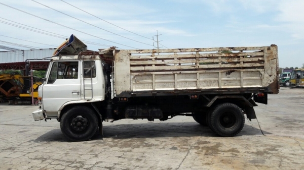 HINO 6 ล้อดัมพ์ รุ่น FF173KA 168 แรงม้า  ปีจดทะเบียน 2548