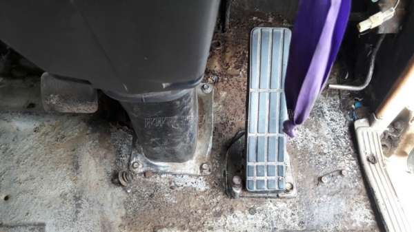 HINO 6 ล้อดัมพ์ รุ่น FF173KA 168 แรงม้า  ปีจดทะเบียน 2548