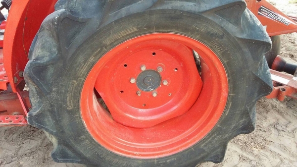 ขายรถไถ KUBOTA L3608 อุปกรณ์ครบ ดันหน้า ผานหลัง โรตารี่ ใช้งานน้อย พันกว่าชั่วโมง เอกสารพร้อมโอน สนใจโทร 090-8588220คุณนะ 093-3258446คุณบิว หรือเข้าดูสินค้าอื่นๆได้ที่ www.narong2truck.com หรือ www.truck.in.th/498 หรือเพจFacebook ณรงค์ ซื้อขายรถมือสอง (เว ขายรถไถ KUBOTA L3608 อุปกรณ์ครบ ดันหน้า ผานหลัง โรตารี่ ใช้งานน้อย พันกว่าชั่วโมง เอกสารพร้อมโอน สนใจโทร 090-8588220คุณนะ 093-3258446คุณบิว หรือเข้าดูสินค้าอื่นๆได้ที่ www.narong2truck.com หรือ www.truck.in.th/498 หรือเพจFacebook ณรงค์ ซื้อขายรถมือสอง (เว