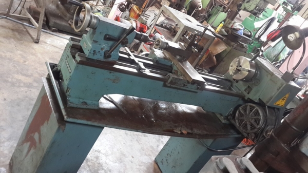 เครื่องกลึง 5 ฟุต 3 เพลา สภาพใช้งาน 48000 บาท 0814583376