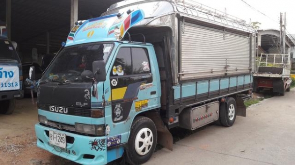 ขาย!! >>> 6 ล้อ ISUZU NKR 110 แรง <<< รถพร้อมใช้งาน ราคา 290,000 บาท