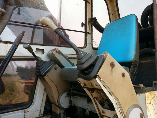 ขายรถแบคโค SK200-3 มาร์คที ไฟฟ้าครบ ช่วงล่างดี เอวแน่น ทำงานเร็ว แอร์เย็น เอกสารใบอินวอย ราคา850,000 สนใจโทร 090-8588220คุณนะ 093-3258446คุณบิว หรือเข้าดูสินค้าอื่นๆได้ที่ www.narong2truck.com หรือ www.truck.in.th/498 หรือเพจFacebook ณรงค์ ซื้อขายรถมือสอง