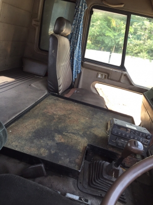 รถยก ลากจูงรถบรรทุก Mitsubishi  FP415 เครื่อง8DC9