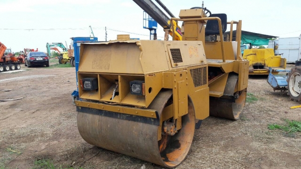 ขายด่วน ถูกมาก - รถบดอัด สั่นสะเทือน เอวอ่อน หน้าเหล็กหลังเหล็ก ขนาด แรงอัด 4-5 ตัน BOMAG