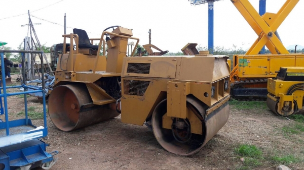 ขายด่วน ถูกมาก - รถบดอัด สั่นสะเทือน เอวอ่อน หน้าเหล็กหลังเหล็ก ขนาด แรงอัด 4-5 ตัน BOMAG