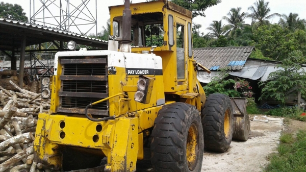 รถตัก KOMATSU  510.      สนใจติดต่อ  081 - 6079515