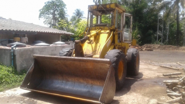 รถตัก KOMATSU  510.      สนใจติดต่อ  081 - 6079515