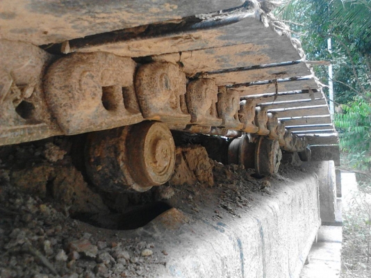 รถแบคโฮ KOBELCO  PC - 200 - 3.    สนใจติดต่อ  081 - 6079515