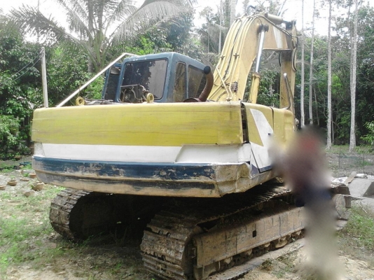 รถแบคโฮ KOBELCO  PC - 200 - 3.    สนใจติดต่อ  081 - 6079515