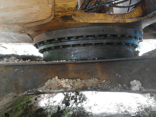 รถแบคโฮ KOBELCO  PC - 200 - 3.    สนใจติดต่อ  081 - 6079515