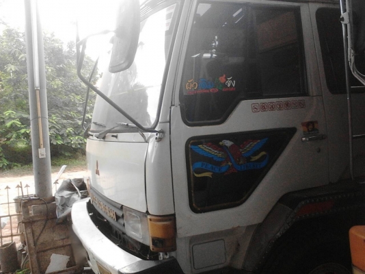 รถมิตซู 10 ล้อ หลังถนน FN517  191 แรงม้า. ปี 42.    สนใจติดต่อ  081 - 6079515