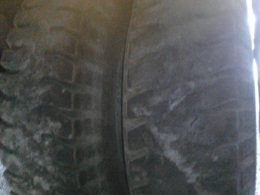 รถมิตซู 10 ล้อ หลังถนน FN517  191 แรงม้า. ปี 42.    สนใจติดต่อ  081 - 6079515