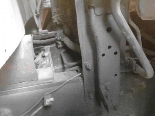 รถมิตซู 10 ล้อ หลังถนน FN517  191 แรงม้า. ปี 42.    สนใจติดต่อ  081 - 6079515