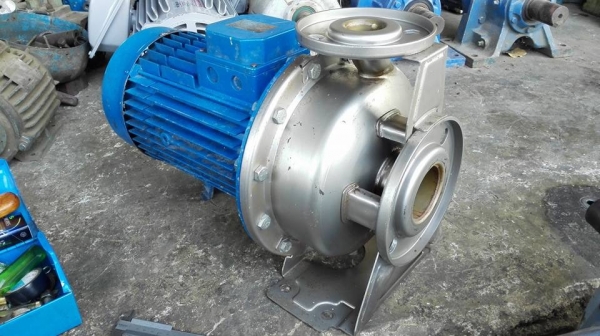 ** ขายแล้วครับ!! **ปั้มน้ำหอยโข่งหัวสแตนเลส EBARA Made in ITALY 10 HP 380V เข้า 2.5"- 1.5" พร้อมใช้งานมาเทสก่อนได้ครับ!!