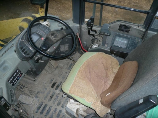 รถตักล้อยาง KOMATSU WA 400-3 รถตักล้อยาง KOMATSU WA 400-3