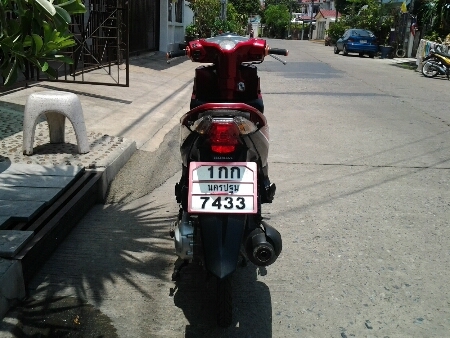 ขายมอไซค์ ปี53 ฮอนด้า คลิ๊ก I เครื่อง110cc.หัวฉีด เครื่องดีนิ่มๆ วิ่งดี พร้อมใช้งาน ภาษีขาด2ปี เล่มทะเบียนครบ ขายถูกๆครับ