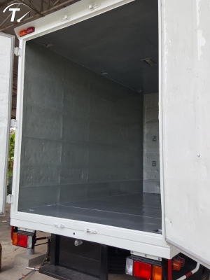 รถห้างมือเดียว (ELF NLR 130 ตู้บรรทุก) ปี 2010 รถเดิมไม่มีชนหนัก