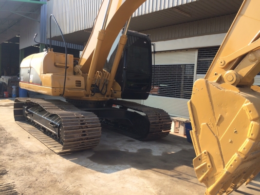 ขออนุญาติขาย 320Cพร้อมใช้งานเอกสารไฟฟ้าครบมีสองตัวทำสีและไม่ทำสียังไม่ทำสีเดิมๆ1350000  ตัวทำสีแล้วราคา1450000 สนใจติดต่อ  ช่างดำ  0853224877-0988930465