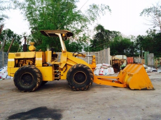 ขายรถตัก KOMATSU 515 ต่อแขนขยายบุ้งกี้แล้ว เครื่องดี ปั๊มดี สภาพพร้อมใช้งาน