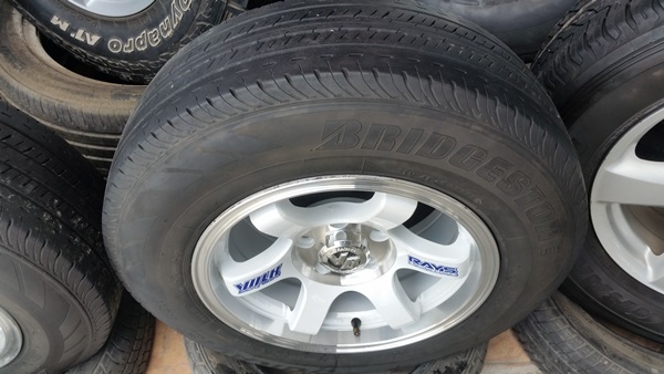 ขายล้อTE37 5 รูขอบ15 7.5 ET30 ยางปี14  4 ล้อ