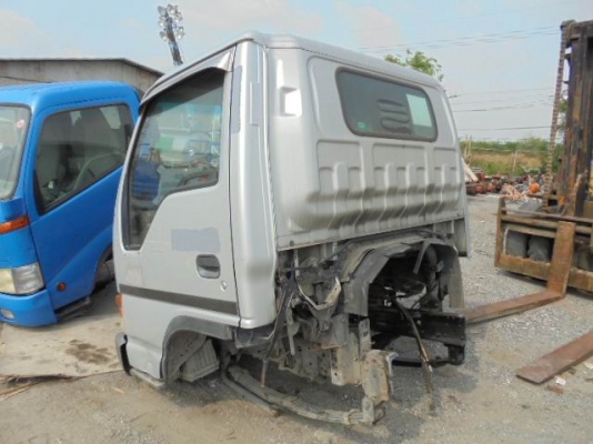 FROM JAPAN หัวเก๋งรถบรรทุก 6 ล้อกลาง ISUZU NPR71L *หัวการ์ตูน* (รุ่นใหม่ยกหัวได้/มีแหนบ/มีคัสซี/มีฐานล่าง/อุปกรณ์ครบตามสภาพ) ราคาเพียง 79,000 บาท สนใจรีบติดต่อ 0819337688