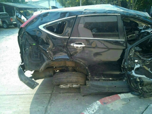 ซากนิวส์CRVเครื่อง2.0โฟรวินโฉมปัจจุบันรื้อเเยกขายเป็นอะไหลทั้งคันมีหลายรุ่นเก๋งเเละกระบะใหม่เเละเก่า