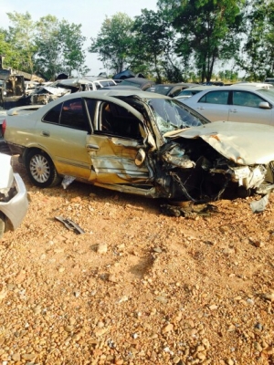 ซากนิสสันนีโอ เครื่อง1600 ถอดเเยกขายอะไหลทุกอย่างทั้งคันมีหลายรุ่นเก๋งเเละกระบะ