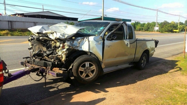 ซากวีโก้ถิดเเยกขายเป็นอะไหลทุกอย่างทั้งคันสนใจสอบถามได้ทั้งเก๋งเเละกระบะมีหลายรุ่น