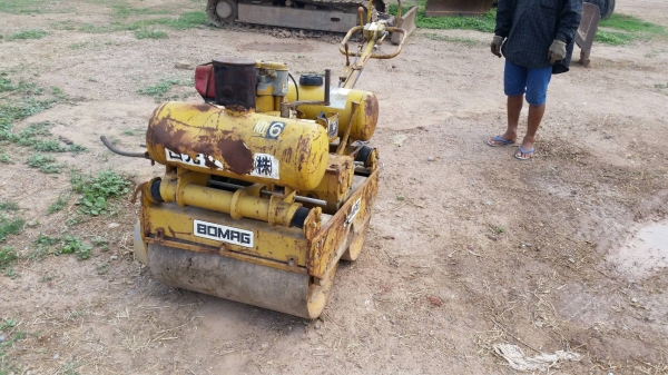 หน้าฝนกำลังมาครับ tractor-backhoe จัดโปรโมชั่น ลดพิเศษ รถบดเดินตาม สั่นสะเทือน เพียง 72,000 บาท