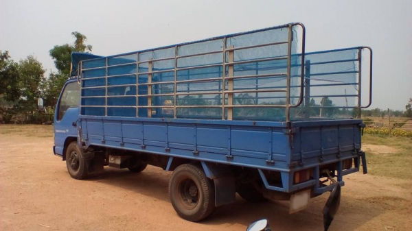 **350,000 บ.ต่อรอง/// 6ล้อบรรทุก ISUZU NPR-110 หัวการ์ตูน ห้างแท้ปี44 เครื่อง/เกียร์ เดิม แรงดี ช่วงล่างเดิม คัสซีสวย หัวสวยบางภายในสวยคตรบ กระบะพื้นไม้คอกเหล็ก4.30ม.สภาพสวย ยาง7.50/16 สภาพ70\% รถบอดี้เดิม สีสันสวยบาง พร้อมใช้ เล่มฯ ครบ **ขาย ISUZU NKR-110 **350,000 บ.ต่อรอง/// 6ล้อบรรทุก ISUZU NPR-110 หัวการ์ตูน ห้างแท้ปี44 เครื่อง/เกียร์ เดิม แรงดี ช่วงล่างเดิม คัสซีสวย หัวสวยบางภายในสวยคตรบ กระบะพื้นไม้คอกเหล็ก4.30ม.สภาพสวย ยาง7.50/16 สภาพ70\% รถบอดี้เดิม สีสันสวยบาง พร้อมใช้ เล่มฯ ครบ **ขาย ISUZU NKR-110