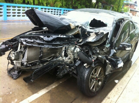 ซากออติด1800เเยกขายอะไหลทั้งคันมีหลายรุ่นทั้งเก๋งเเละกระบะถอดเเยกขายทุกคัน