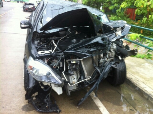 ซากออติด1800เเยกขายอะไหลทั้งคันมีหลายรุ่นทั้งเก๋งเเละกระบะถอดเเยกขายทุกคัน