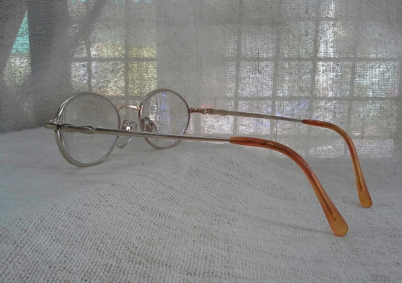 แว่นสายตายาวไททาเนียมบริสุทธิ์  HOYA made in Japan