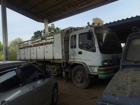 ขายรถบรรทุกสิบล้อดัมพ์ ISUZU EURO 2 เครื่อง 200 แรง ปี 47 เจ้าของซื้อป้ายแดงมา แชสซีสวย ยางดี แอร์พร้อม ขายรถบรรทุกสิบล้อดัมพ์ ISUZU EURO 2 เครื่อง 200 แรง ปี 47 เจ้าของซื้อป้ายแดงมา แชสซีสวย ยางดี แอร์พร้อม