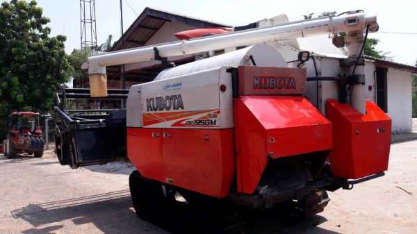 ขายรถเกี่ยวข้าว  คูโบต้า  DC 95  PLUS  ปี 55  ราคา 545,000