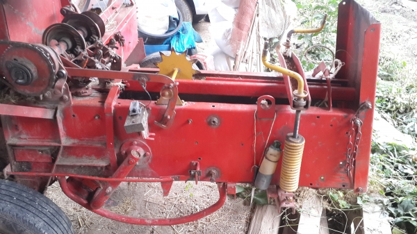 รถอัดฟาง 267 นิวฮอนแลน พร้อมใช้ขายตามสภาพ ต่อรองได้ครับ รถอัดฟาง 267 นิวฮอนแลน พร้อมใช้ขายตามสภาพ ต่อรองได้ครับ