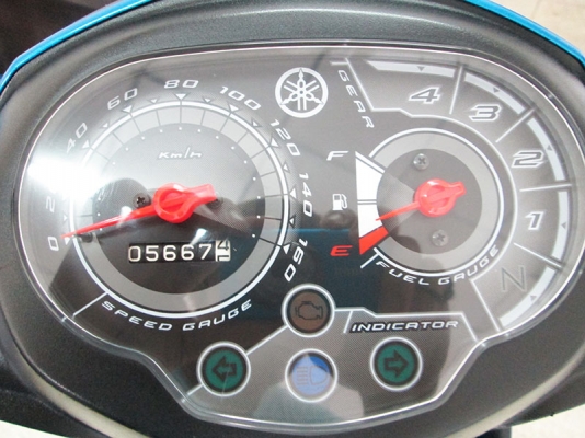 (โอนฟรี) ขาย Yamaha Spark 115 I ปี 2015 สตาร์ทมือ ไมล์แท้ 5667 กม เครื่องหัวฉีดประหยัดน้ำมันขั้นเทพ  รถเกียร์ 4 จังวังหวะ สีขาว น้ำเงิน