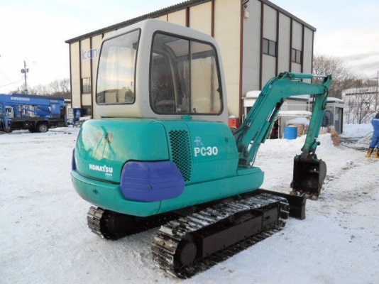 Komatsu PC30-7 เก่าญี่ปุ่น สภาพดีพร้อมใช้งาน โทร.090-986-2521 อ๊อบ