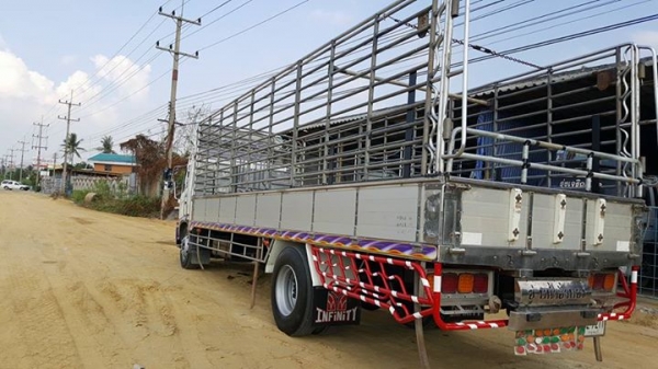 6ล้อยาว 7.50 เครื่อง 212แรง ปี52 กระบะเลสพื้นไม้ รถสวยเครื่องเสียงแสนกว่าๆ