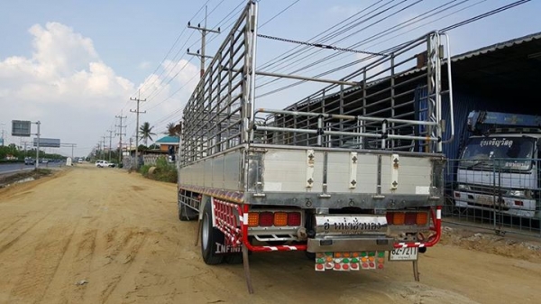 6ล้อยาว7.50 เครื่อง 212 แรง ปี 52 กระบะเนียมพื้นไม้ เครื่องเสียงแสนกว่า