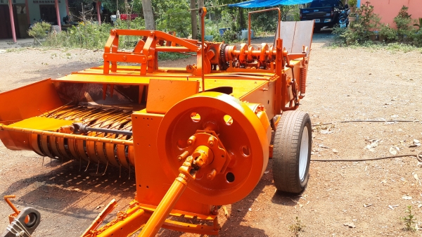 รถอัดฟาง แมสซี่12 พร้อมใช้ ดูแลง่าย มัดดี สอบถามได้0884256039