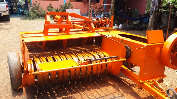 รถอัดฟาง แมสซี่12 พร้อมใช้ ดูแลง่าย มัดดี สอบถามได้0884256039