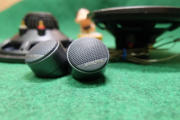 ชุดลำโพงหน้า Alpine ตระกูล DDDrive รุ่น DDC-175B ลำโพงเสียงกลางขนาด 6.5" กรวยกระดาษ