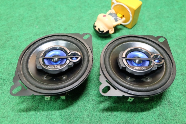 ลำโพง Clarion รุ่น SRT1033 ลำโพงแกนร่วม 3 ทาง ขนาด 4" กรวยโพลีสีเงิน