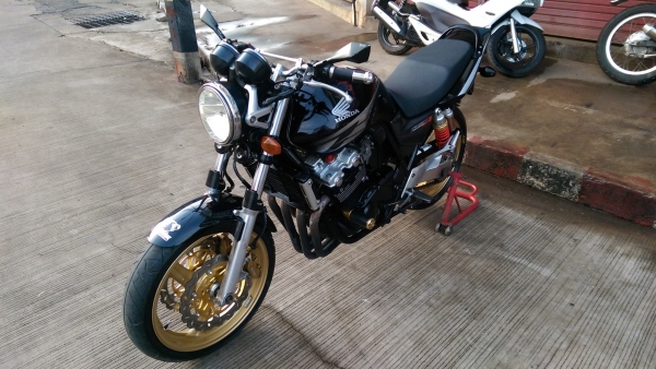 ขายคับ HONDA CB400 TECH3 ปี2005 กญแจชิฟ สีสวย ท่อแต่ง แฮนด์บาร์ กันล้ม กระจกแต่ง อินวอยส์ สรรพสามิตร ราคา 92500 บาท ส่งได้ทั่วไทยคับ สนใจติดต่อ 081-0578282 FACEBOOK ชาญณรงค์ ป๊อป ชัยอมฤต ไอดีไลน์ POPBIGBIKESAKON คับ สนใจรถสวย ถูก ดี ต้อง POP BIGBIKE SAKON