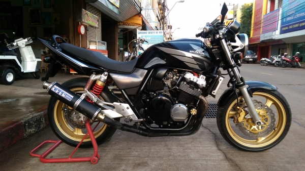 ขายคับ HONDA CB400 TECH3 ปี2005 กญแจชิฟ สีสวย ท่อแต่ง แฮนด์บาร์ กันล้ม กระจกแต่ง อินวอยส์ สรรพสามิตร ราคา 92500 บาท ส่งได้ทั่วไทยคับ สนใจติดต่อ 081-0578282 FACEBOOK ชาญณรงค์ ป๊อป ชัยอมฤต ไอดีไลน์ POPBIGBIKESAKON คับ สนใจรถสวย ถูก ดี ต้อง POP BIGBIKE SAKON