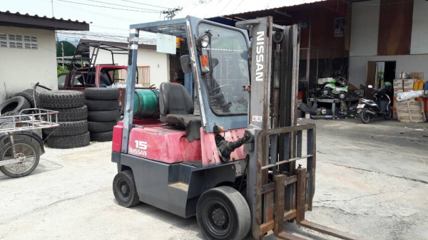 โฟล์คลิฟ Nissan 1.5ตัน เสา 3เมตร  เกียร์ออโต้